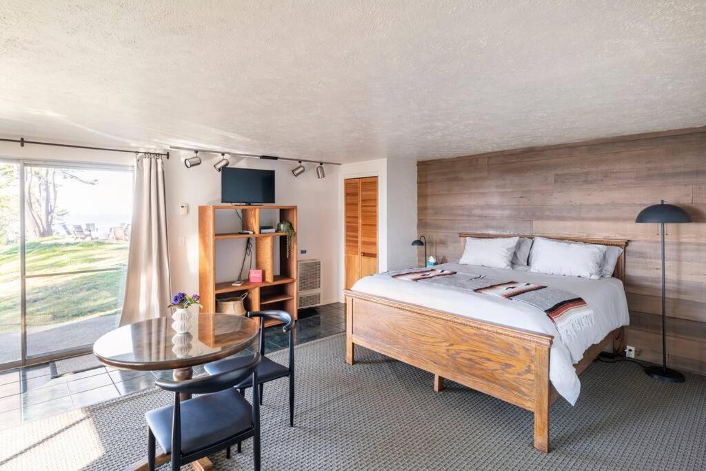Driftwood Lodge ~ 5 Bedroom / 7 Bath ~ 30-Acre Private Estate On Hwy 1 ~ Hot Tub ~ Oceanview ~ Reunions & Retreats Walsh Landing ภายนอก รูปภาพ