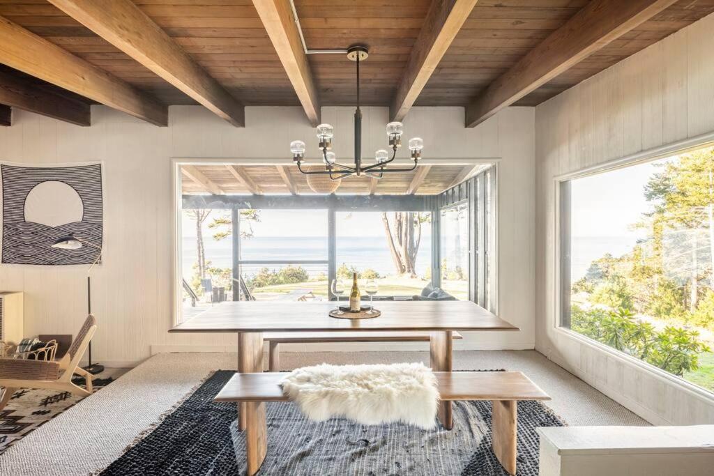 Driftwood Lodge ~ 5 Bedroom / 7 Bath ~ 30-Acre Private Estate On Hwy 1 ~ Hot Tub ~ Oceanview ~ Reunions & Retreats Walsh Landing ภายนอก รูปภาพ