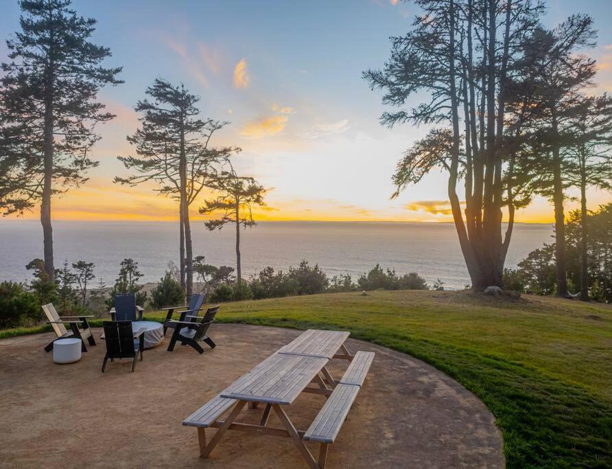 Driftwood Lodge ~ 5 Bedroom / 7 Bath ~ 30-Acre Private Estate On Hwy 1 ~ Hot Tub ~ Oceanview ~ Reunions & Retreats Walsh Landing ภายนอก รูปภาพ