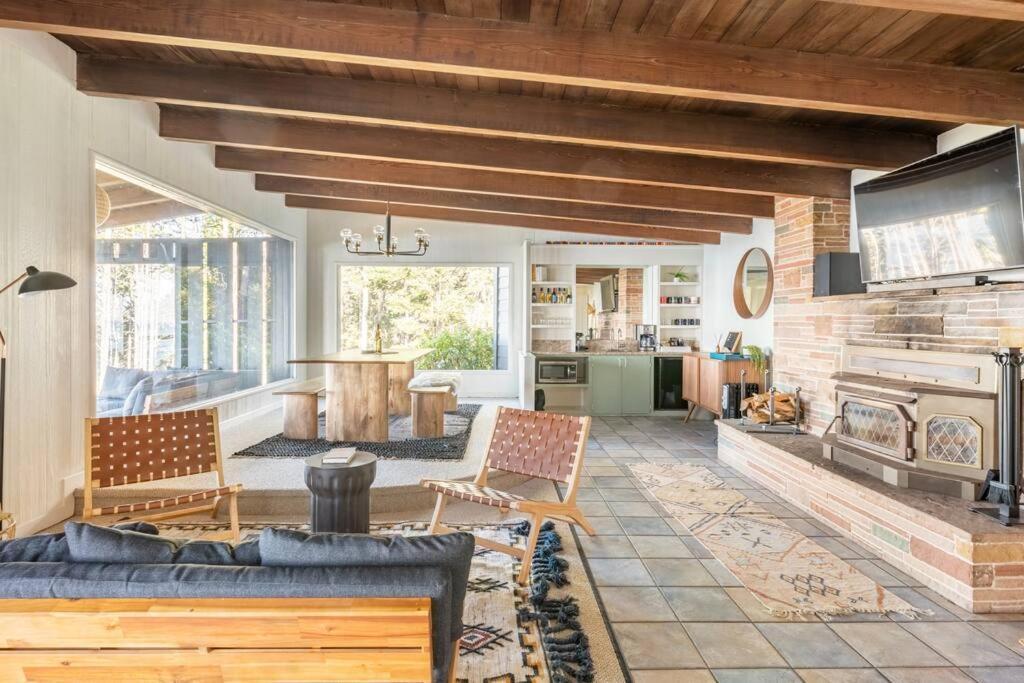 Driftwood Lodge ~ 5 Bedroom / 7 Bath ~ 30-Acre Private Estate On Hwy 1 ~ Hot Tub ~ Oceanview ~ Reunions & Retreats Walsh Landing ภายนอก รูปภาพ