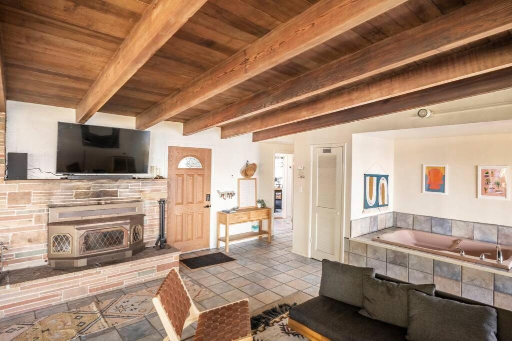 Driftwood Lodge ~ 5 Bedroom / 7 Bath ~ 30-Acre Private Estate On Hwy 1 ~ Hot Tub ~ Oceanview ~ Reunions & Retreats Walsh Landing ภายนอก รูปภาพ