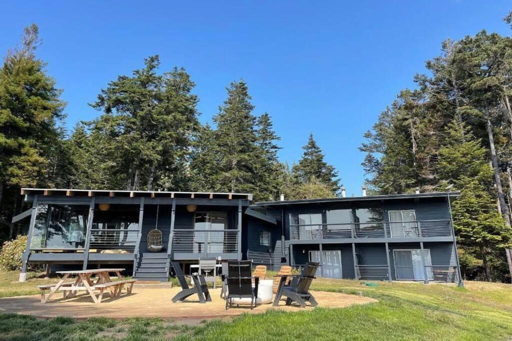 Driftwood Lodge ~ 5 Bedroom / 7 Bath ~ 30-Acre Private Estate On Hwy 1 ~ Hot Tub ~ Oceanview ~ Reunions & Retreats Walsh Landing ภายนอก รูปภาพ